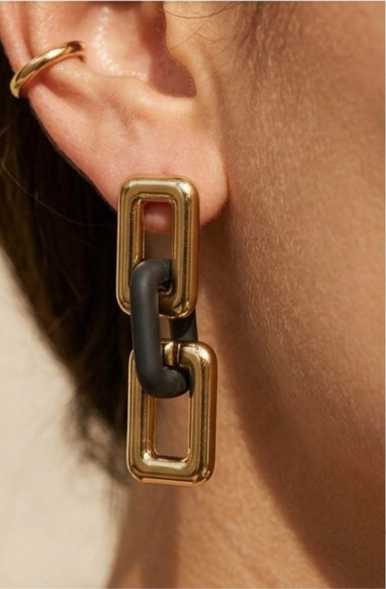Elegante Edelstahl Ohrringe im Kettendesign – Gold-Schwarz